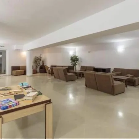 Апартамент Impeccable 1-Bed Apartment In Aheloy Ахелой