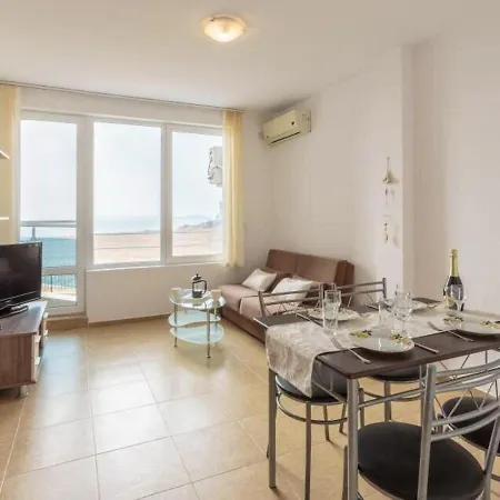 Impeccable 1-Bed Apartment In Aheloy Apartmán