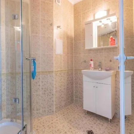 Apartmán Impeccable 1-Bed Apartment In Aheloy